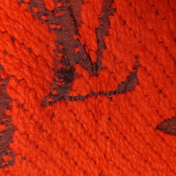 LOUIS VUITTON LV Classic Vintage Red & Burgundy Monogram Scarf VWT - Picture 11 of 15